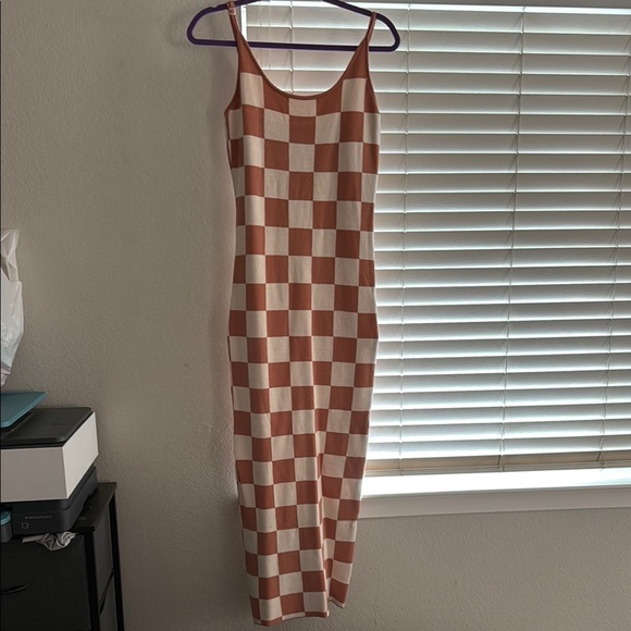 Checkered Tan and White Maxi Dress - Picture 7 of 9